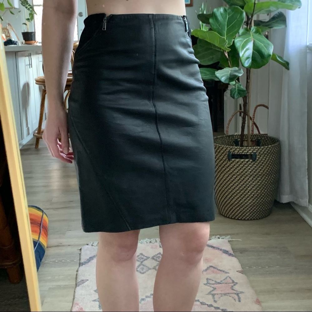 DONATED | Elie Tahari | Black Leather & Wool Skirt